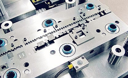 廠家在設(shè)計(jì)和加工連續(xù)模時(shí)應(yīng)該注意哪些?