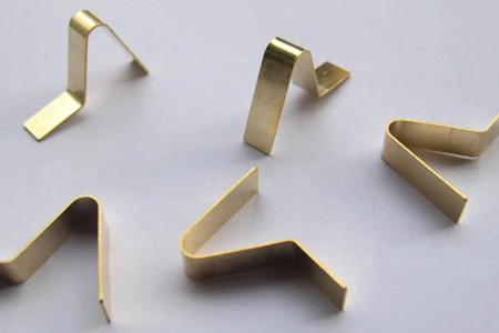 五金彈片開(kāi)模時(shí)需注意哪些事項(xiàng)呢?